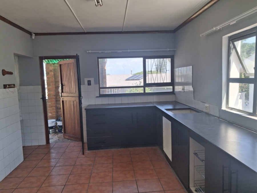 To Let 3 Bedroom Property for Rent in Amalinda Eastern Cape